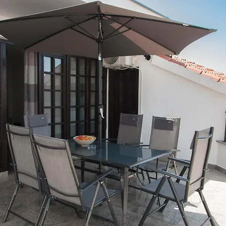 Apartment Domus Albus *