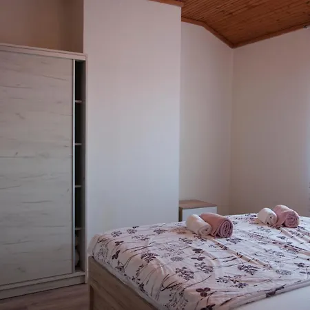Domus Albus Apartment *